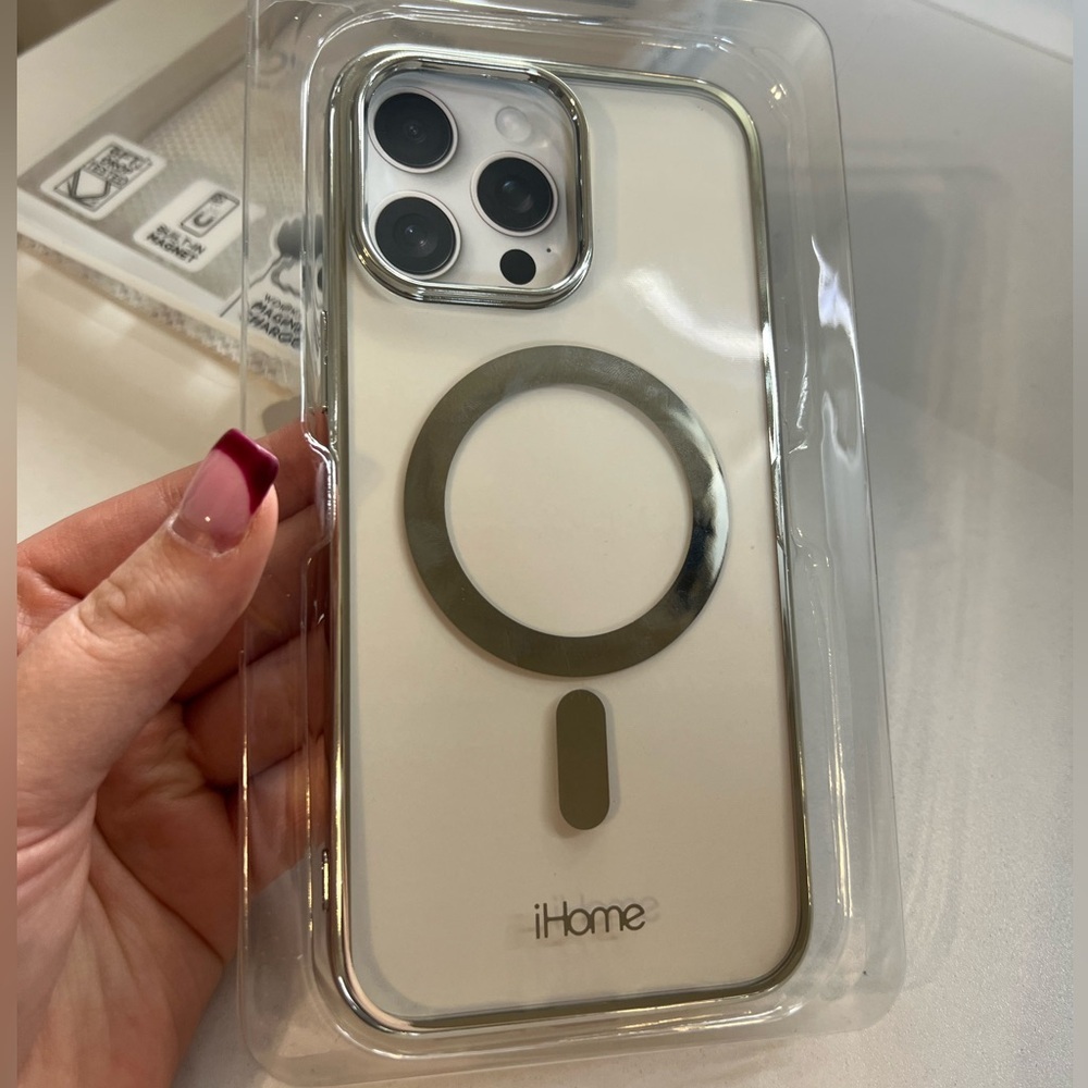 iHome Electroplated MagCase for iPhone 12/13/14 Pro Max - Silver and Clear - Picture 5 of 7